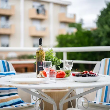Athena Apartament *